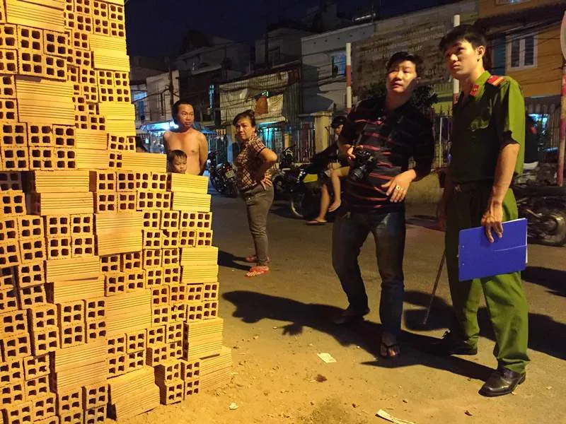 Hai thanh niên chém nhau kịch liệt sau lời thách thức ảnh 3